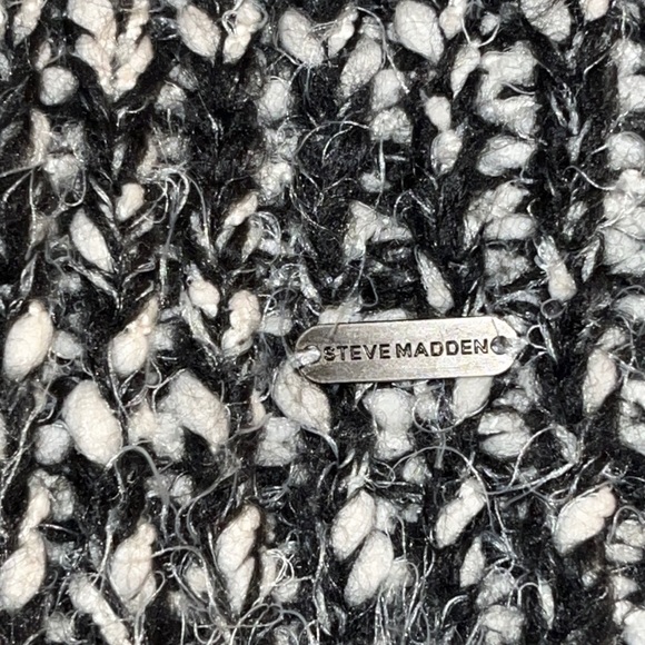 Steve Madden Eyelash Knit Tweed Infinite Scarf Neck Warmer & Fur Pom Beanie Hat - Picture 6 of 7